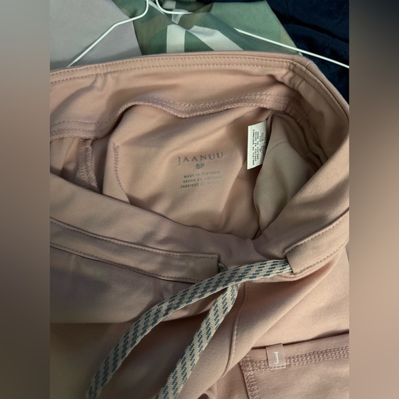 Jaanuu 3-pocket scrub top and cargo scrub pant in blushing pink - Picture 6 of 6